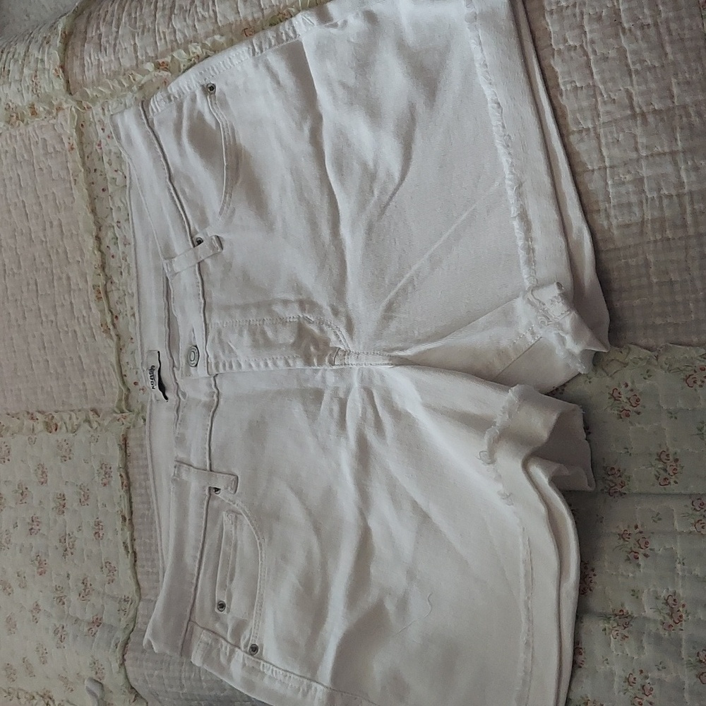 White jeans shorts nwot